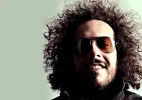 سینا حجازی: از دخترها شماره می‌گرفتم به ابوالفضل پورعرب می‌دادم! + ویدئو