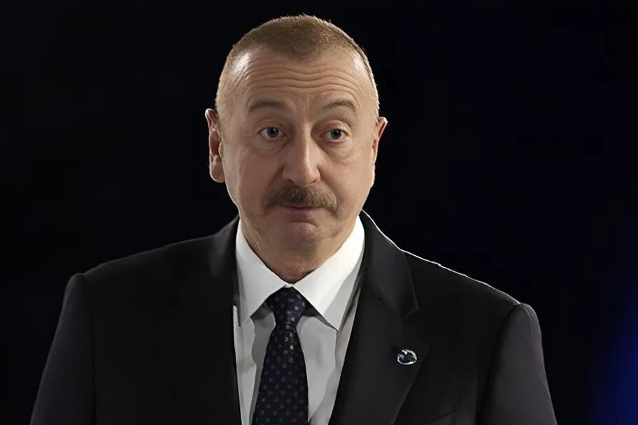 الهام علی‌اف ۴۰ فروند جنگنده جدید خرید | خلبان‌ها را پاکستان آموزش می‌دهد + عکس