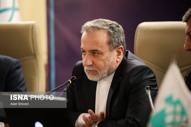 هشدار عراقچی به وزیر خارجه انگلیس: ناچار به تخلیه می‌شویم