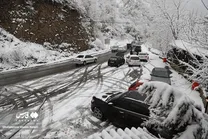 تهران یخ زد؛ ارتفاع برف به ۳۵ سانت رسید/ برف سنگین در راه پایتخت