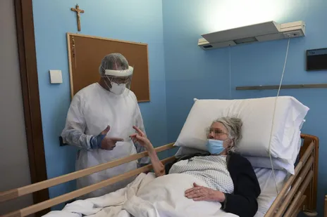 ویروس ابولا چیست، چه علائمی دارد و چرا سازمان بهداشت جهانی نسبت به شیوع آن هشدار داده است؟