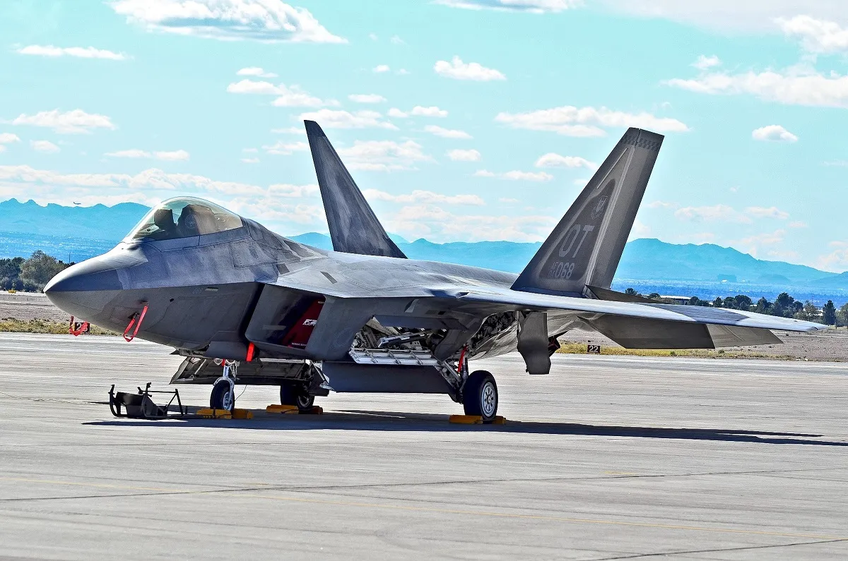 تصاویری از جنگنده اف 22 رپتور