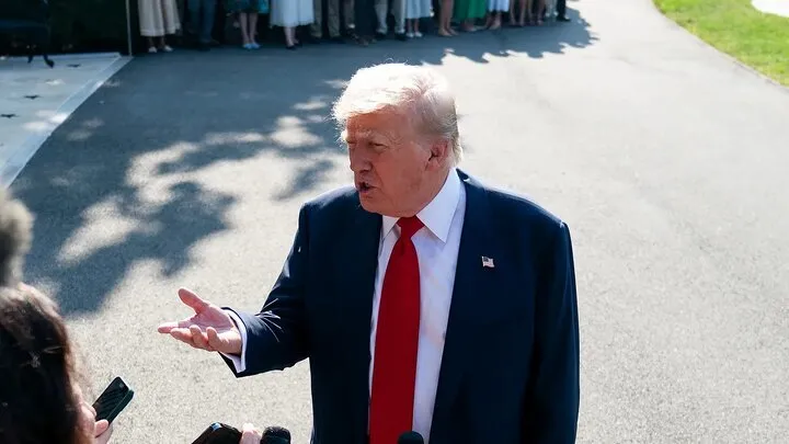 ترامپ روسیه را تحریم می‌کند