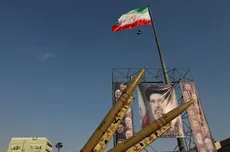 رویترز: تهران خود را برای پاسخ سخت‌تر آماده می‌کند