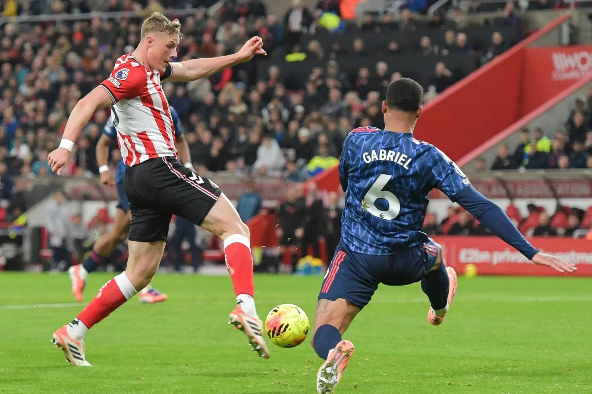 آرسنال انگلیس هم گل خورد و هم متوقف شد