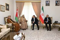 عراقچی با سلطان عمان دیدار و گفت‌و‌گو کرد