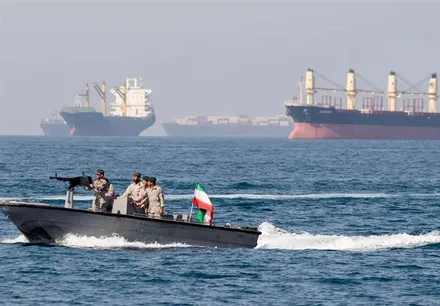 نیویورک‌تایمز: از آغاز جنگ ۳۰۸ کشتی مرتبط با ایران از تنگه هرمز عبور کرده‌اند