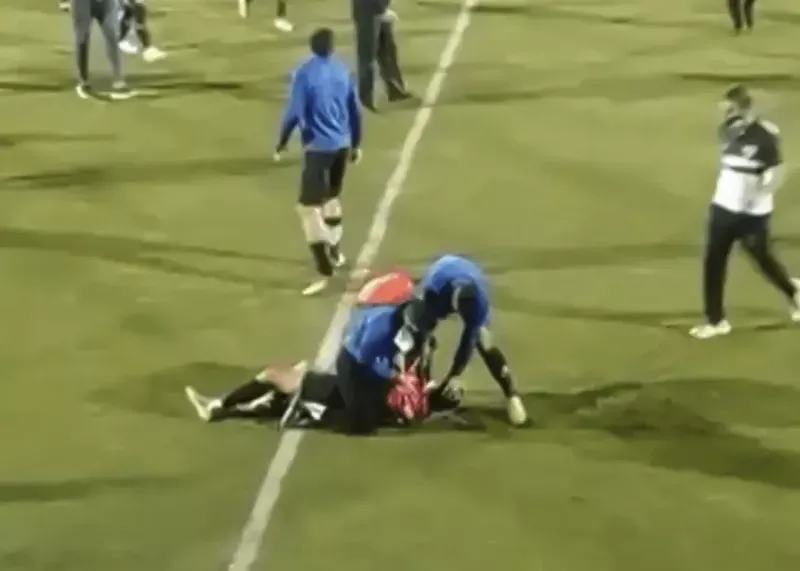 روزبه سینکی و یک جنجال؛ چاقوکشی در رختکن، متخلفان اخراج شدند!