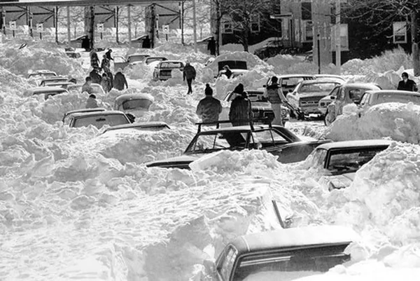 وضعیت یکی از خیابان&zwnj;های تهران پس از چند روز بارش برف