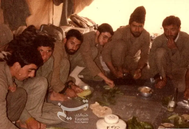 ۴ عکس از سید مجتبی خامنهای فرزند رهبر انقلاب در مکانی که حیرت میکنید ۴ عکس از سید مجتبی خامنهای فرزند رهبر انقلاب در مکانی که حیرت میکنید