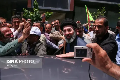 (ویدئو) اولین مستند زندگی آیت الله سیدمجتبی خامنه ای سومین رهبر انقلاب