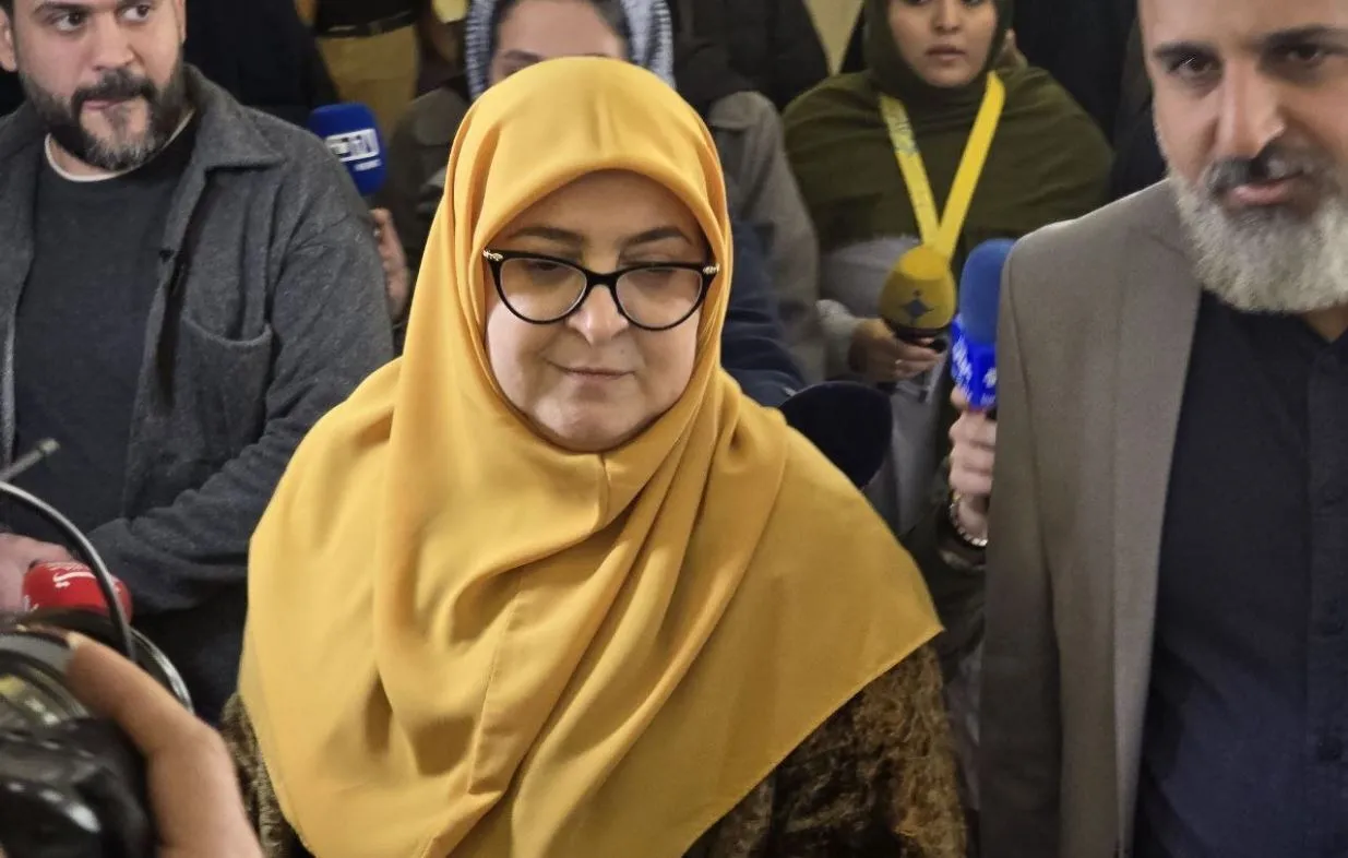 عکس | تیپ متفاوت سخنگوی دولت در کاخ رسانه جشنواره فجر