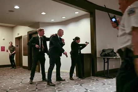 تیراندازی در مراسم شام خبرنگاران با حضور ترامپ / ترامپ توسط «سرویس مخفی» از سالن خارج شد