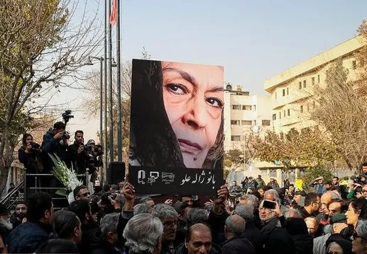 حضور پدر گلشیفته فراهانی در مراسم ختم ژاله علو