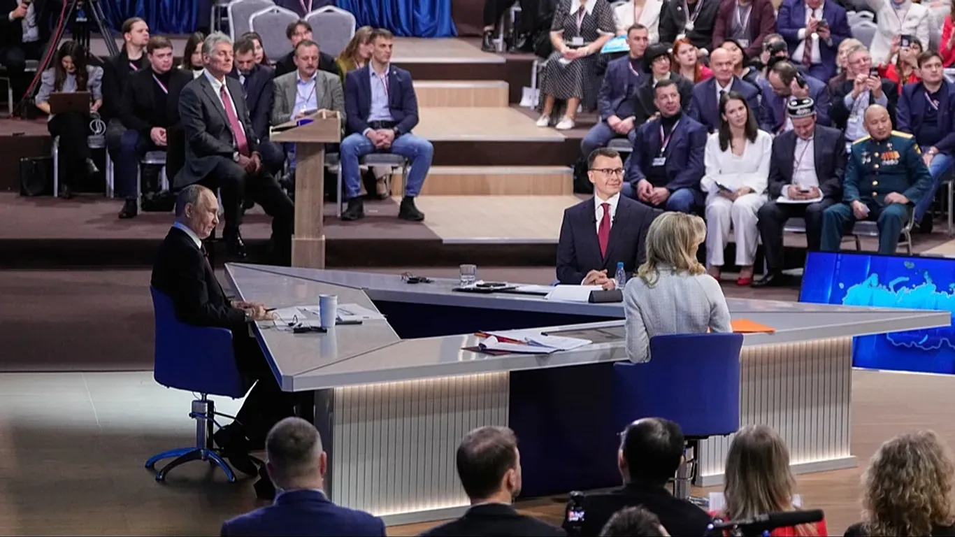 خواستگاری خبرنگار عاشق وسط نطق سالانه و مهم ویلادیمیر پوتین!