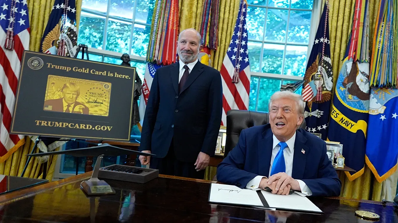 ویزای «H-1B» چیست و چرا ترامپ آن را ۱۰۰ هزار دلاری کرد؟