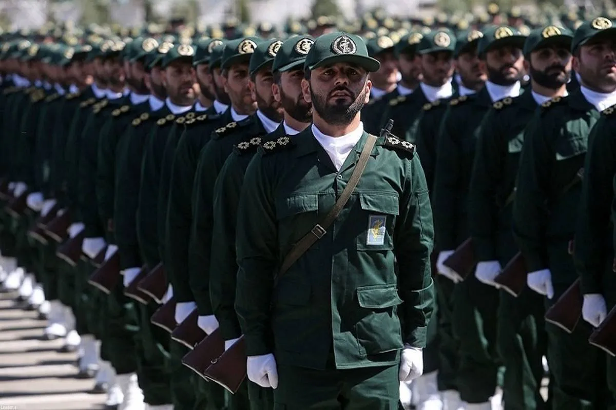 روزنامه جمهوری اسلامی: زمان ادغام ارتش و سپاه فرارسیده است