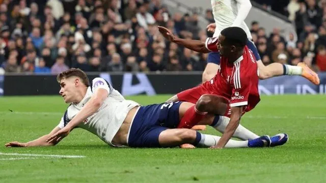 مصدومیت نگران‌کننده ایساک پس از گلزنی/ احتمال پارگی رباط صلیبی و دوری ۹ ماهه