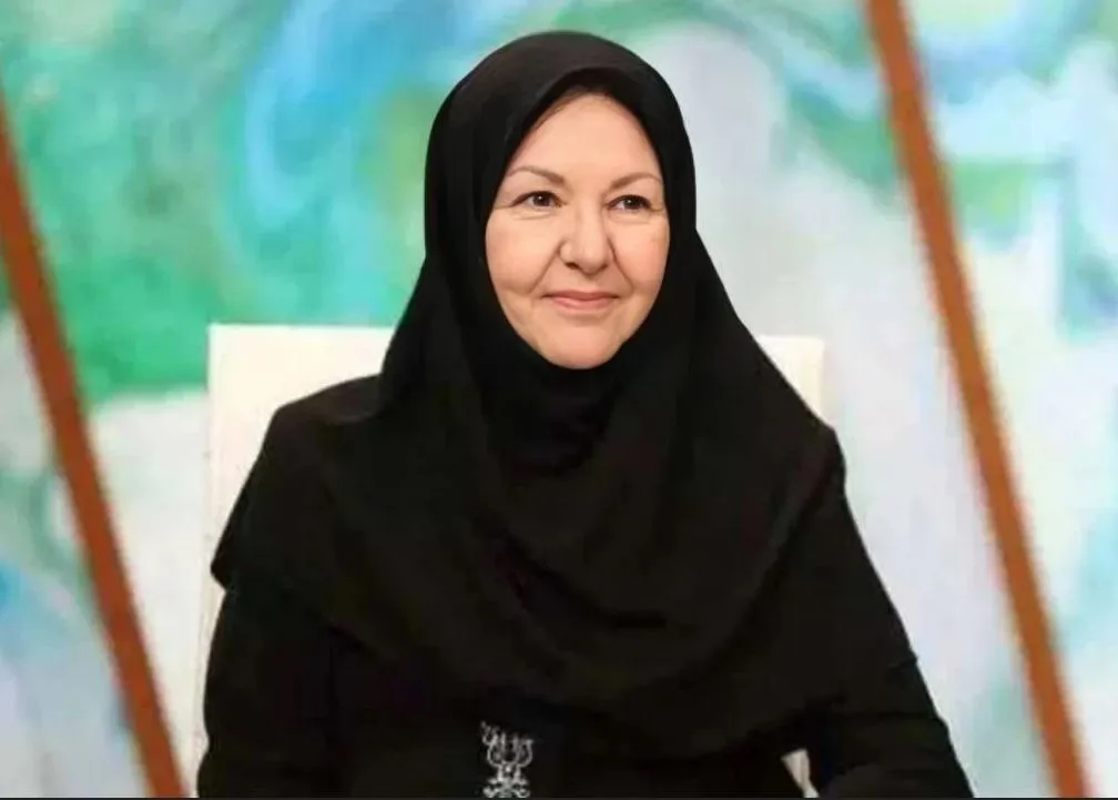 (ویدئو) حرکتی زشتی که شبکه افق تکرارش کرد؛ این بار با خانم پروفسور مریم رزاقی آذر