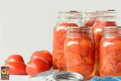 تهیه کنسرو گوجه فرنگی در ۵ مرحله برای یک زمستان خوش طعم