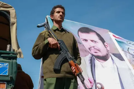 آتش‌ در فرودگاه ریاض؛ حملات شدید حوثی‌ها به عربستان