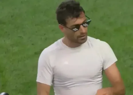 پست جنجالی صفحه رسمی تیم ملی مصر با تصویر محمد صلاح و شوخی با عینک شجاع خلیل‌زاده!