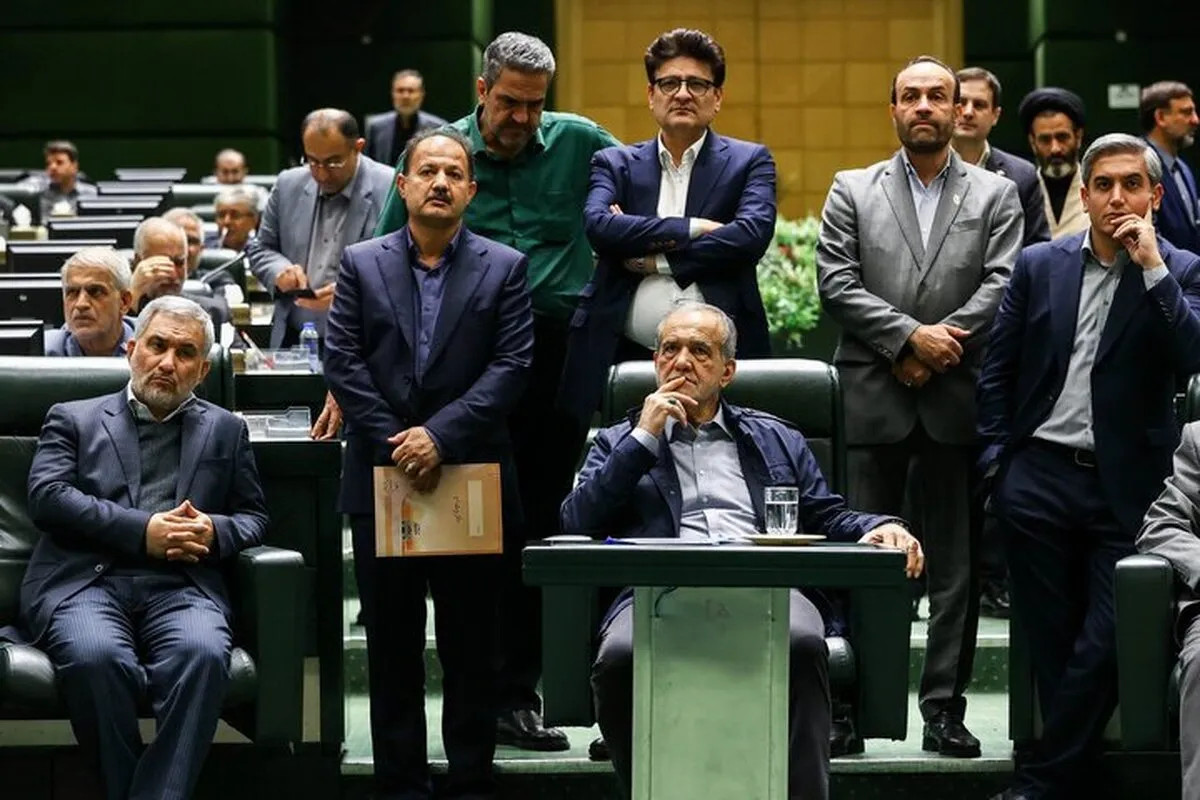 جلسه شبانه و جنجالی نمایندگان برای برکناری وزرا