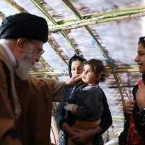 تصاویر دیده‌نشده از رهبر شهید انقلاب و سیدمجتبی خامنه‌ای