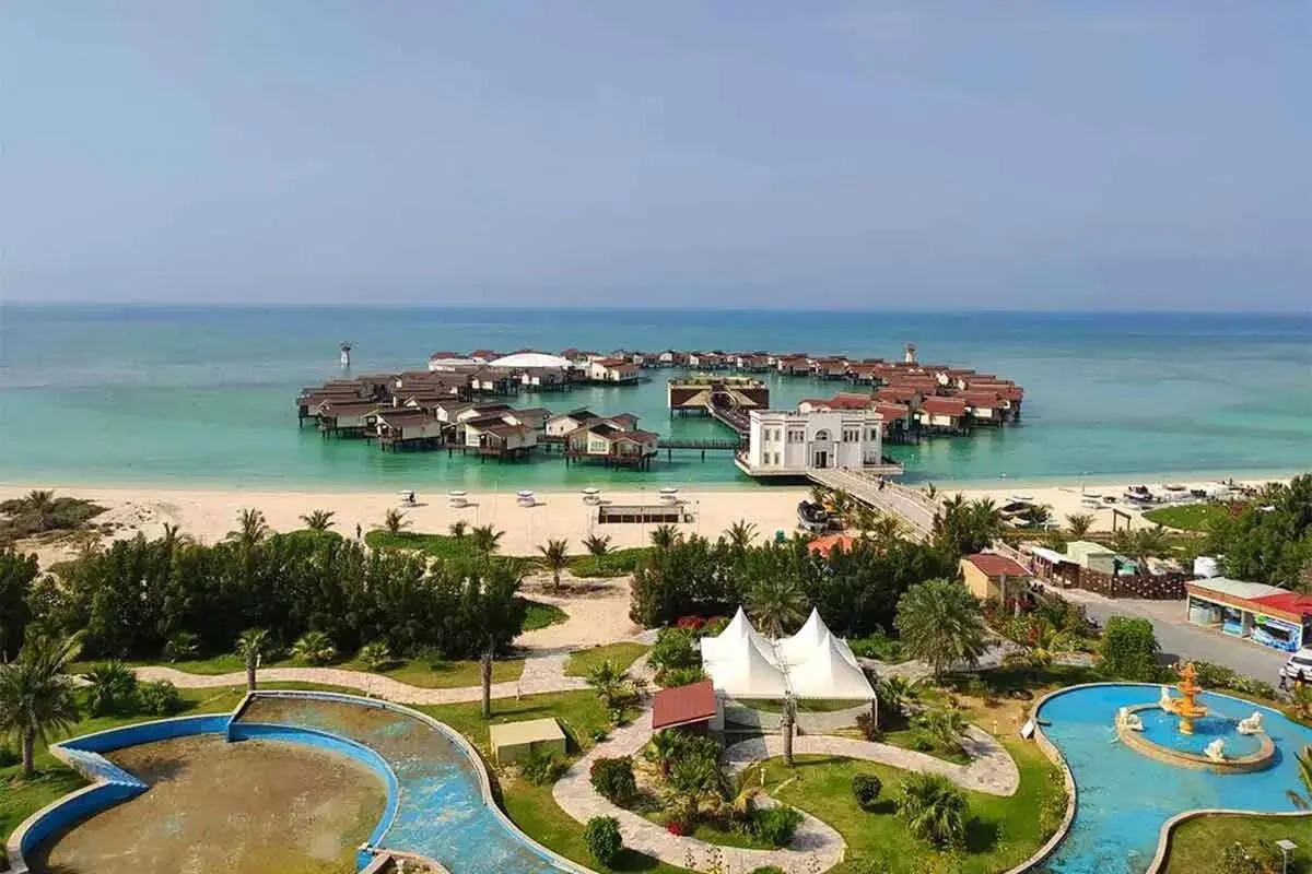 درخواست ویژه امام جمعه کیش که جنجالی شد؛ پلاژ ویژه‌ای در اختیار نهاد امامت جمعه قرار گیرد!