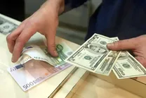 فروش دلار با کارت ملی با قیمت نزدیک بازار آزاد