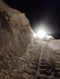 تصاویر | جاده دیواندره زیر حجم سنگین برف؛ ارتفاع چشمگیر برف را ببینید