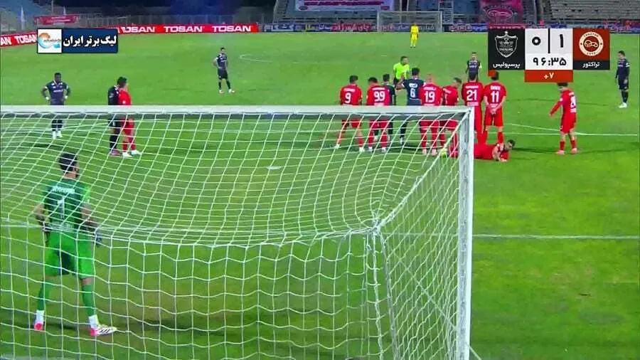 (ویدئو) سوپر گل باکیچ بازیکن پرسپولیس به تراکتور در دقیقه ۹۷