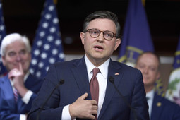 رئیس مجلس نمایندگان آمریکا: جنگ علیه ایران خیلی زود به پایان خواهد رسید