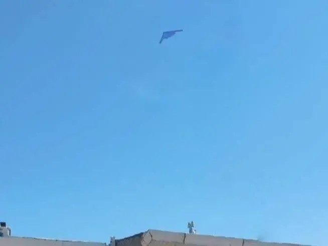 تصویر منتسب به بمب‌افکن بی-۲ در آسمان کرج