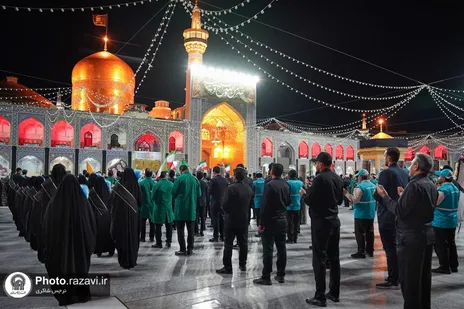 (ویدئو) آماده سازی حرم مطهر رضوی برای تشییع رهبر شهید انقلاب