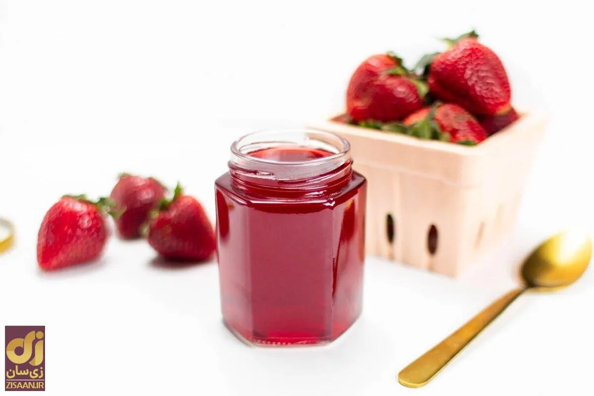 طرز تهیه شربت توت فرنگی خوشمزه برای روزهای گرم تابستانی
