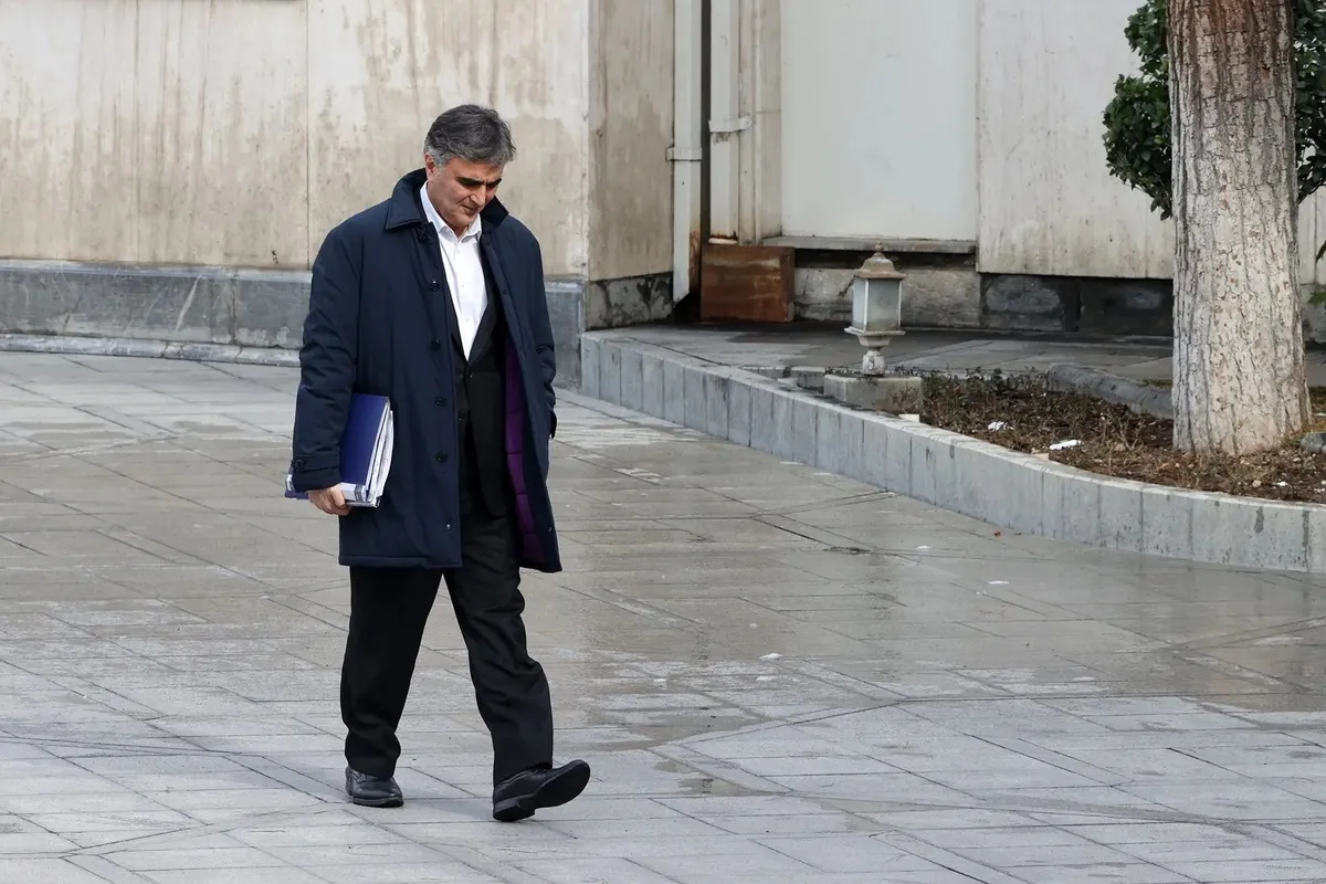 محمدرضا فرزین رئیس بانک مرکزی استعفا داد/ پزشکیان هنوز نپذیرفته است