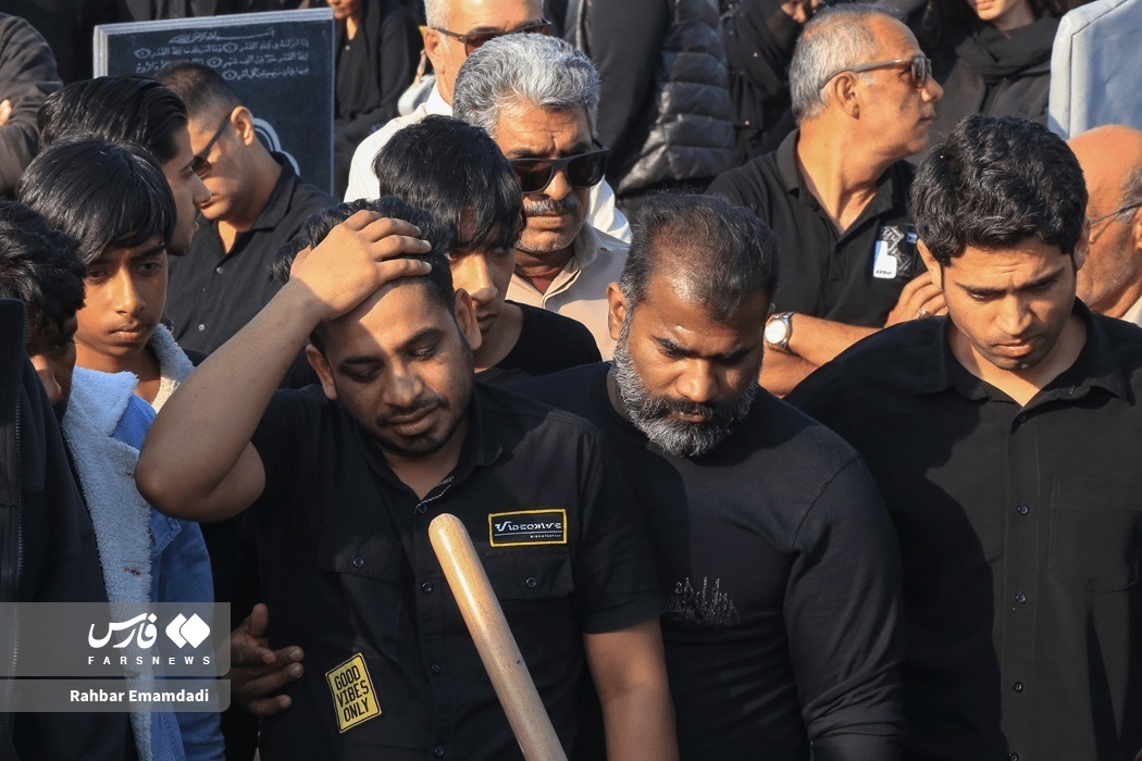 (تصاویر) مراسم تشییع و خاکسپاری عیسی بلوچستانی خواننده محبوب بندرعباسی