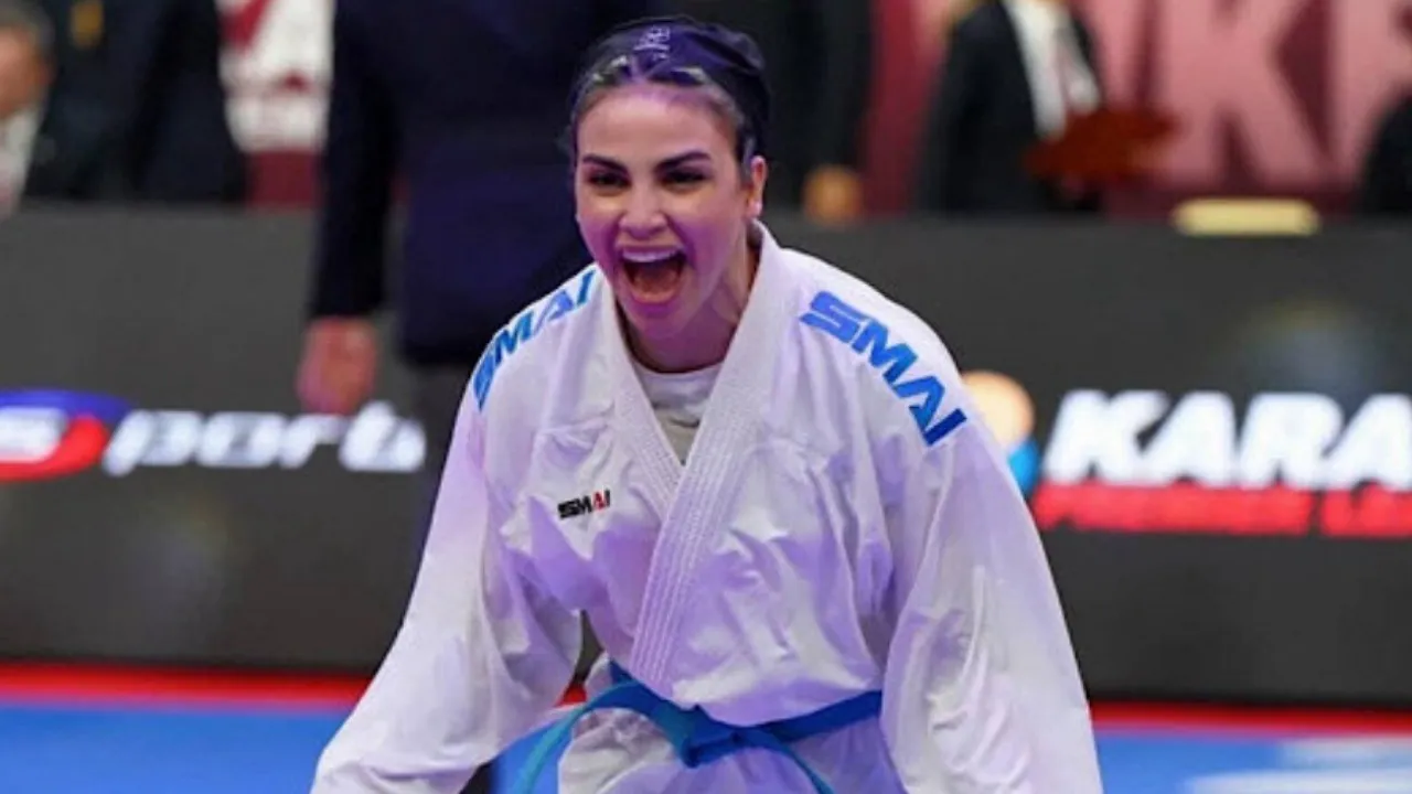 سارا بهمنیار کولاک کرد