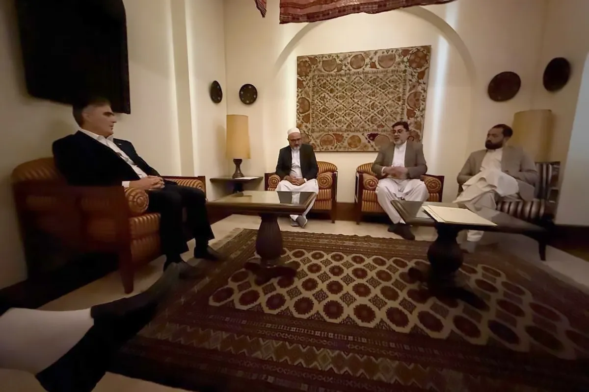 دیدار رئیس بانک مرکزی با صرافان هرات حاشیه‌ساز شد/ پشت پرده جلسه چه بود؟