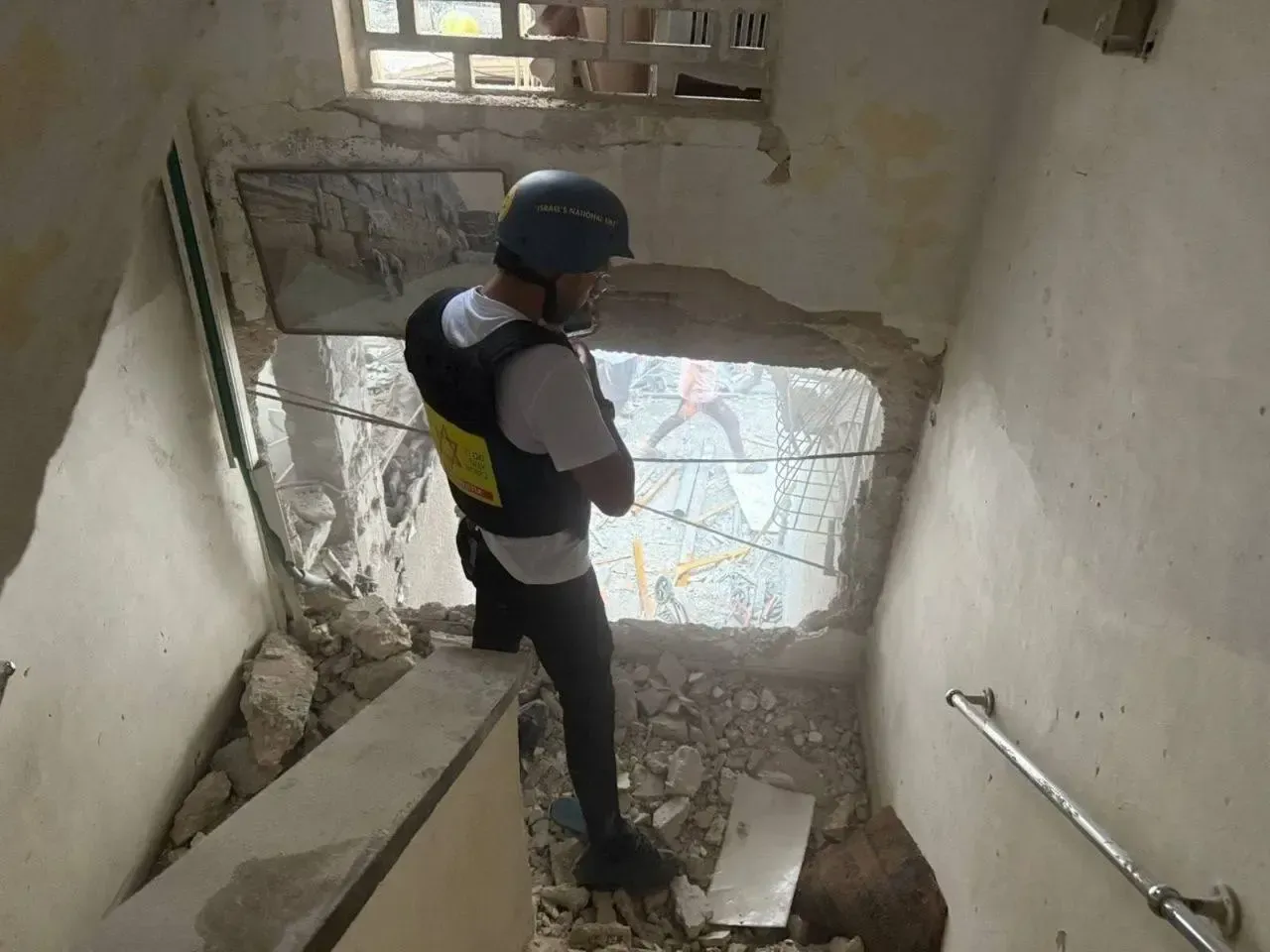 خسارات «بنی براک» بعد از حمله موشکی ایران خسارات «بنی براک» بعد از حمله موشکی ایران