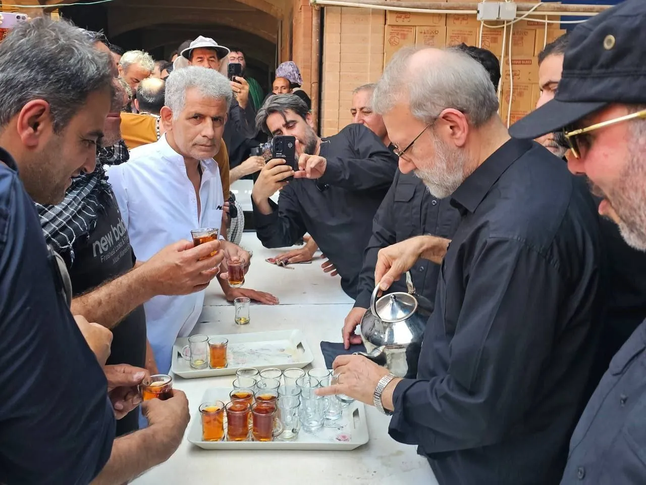 تصاویر متفاوت از لاریجانی که در ساعات اخیر وایرال شد