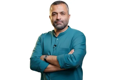 (ویدئو) حرکت عجیب داور برنامه سرآشپز؛ پرت کردن چاقو و شکستن ظروف!