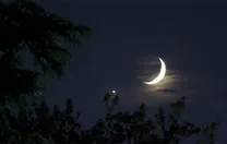 درخشش دو غول آسمانی؛ مقارنه ماه و سیاره مشتری در آسمان ایران