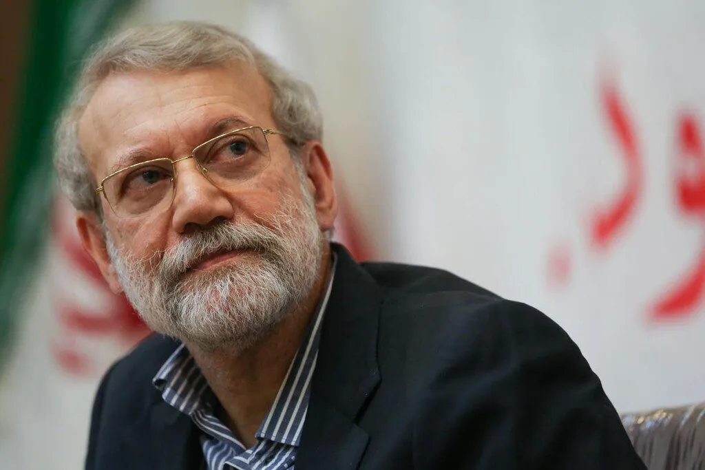 لاریجانی چرا به زادگاهش رفت؟