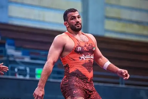 (ویدئو) فیلم کامل کشتی حسن یزدانی و آرش یوشیدا؛ حسن یزدانی در یک دهم ثانیه پایانی کشتی را واگذار کرد