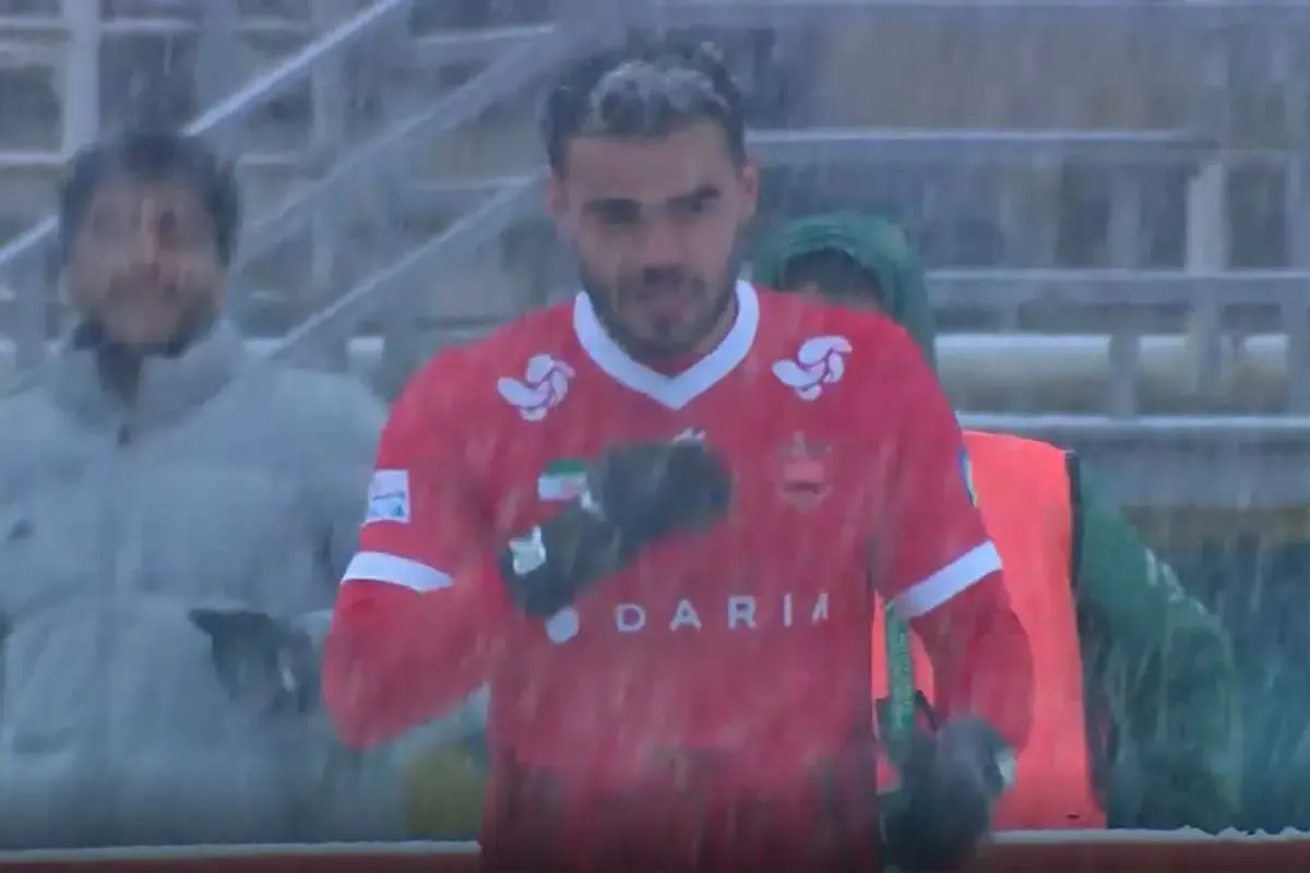 بازی مهم برفی را پرسپولیس از سپاهان برد و به صدر جدول رفت