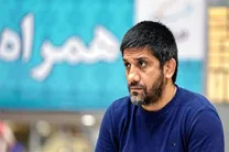 تابلوی عجیب در اتاق علیرضا دبیر؛ لُنگ قرمز و اسطوره در یک قاب + عکس