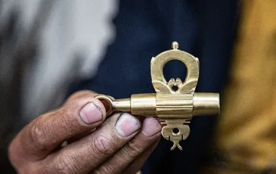 کلید کعبه در دست چه کسی‌ست و چرا این مسئولیت هرگز از این خاندان گرفته نشد؟