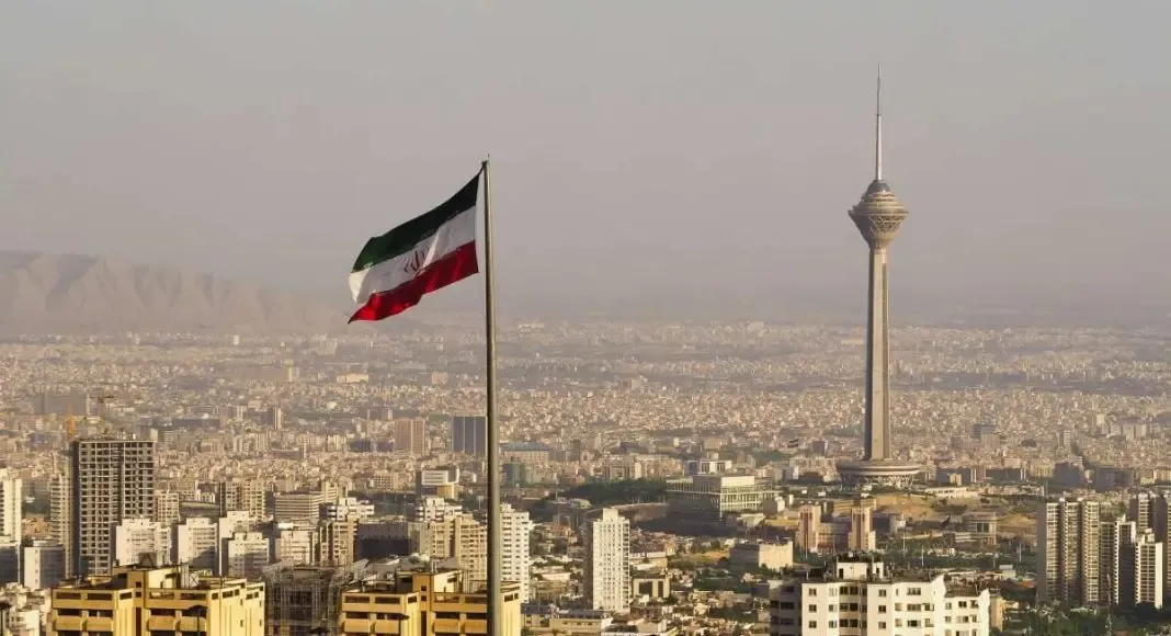 درخواست آلمان و لهستان از شهروندان خود برای ترک فوری ایران!